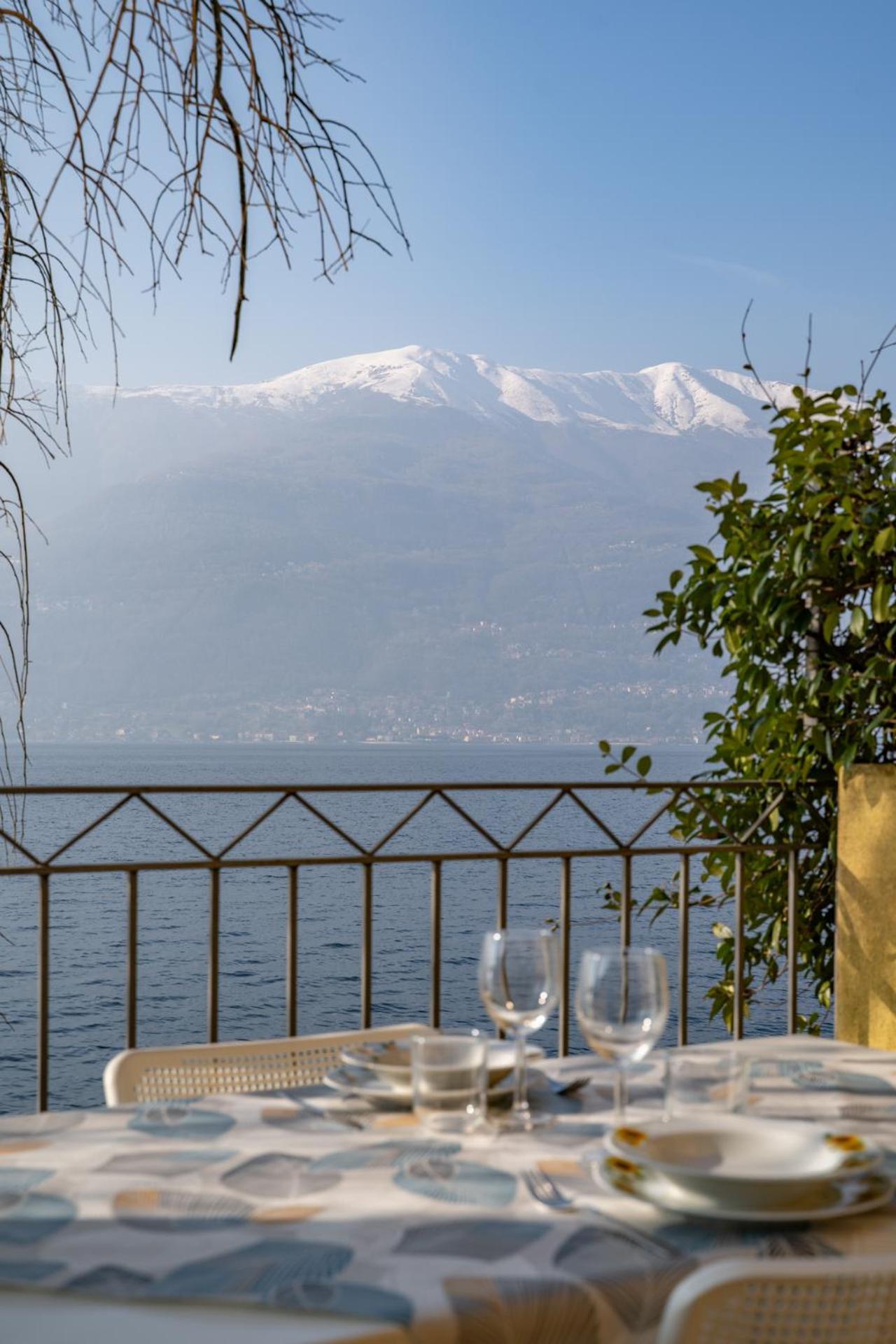 Il Glicine Sul Lago - Wisteria On The Lake Bellano Exterior photo
